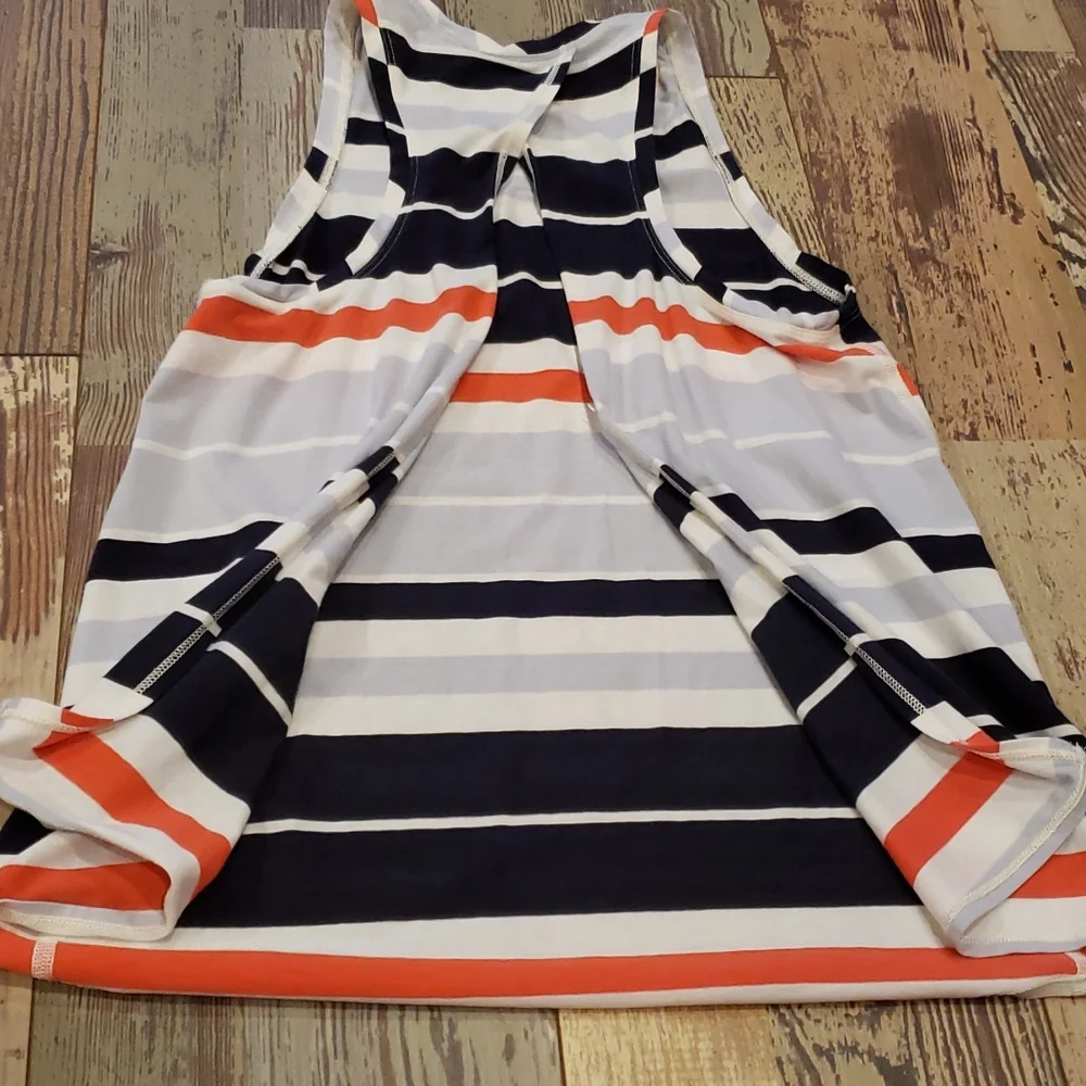 Striped Lululemon split back tank top - Picture 5 of 5